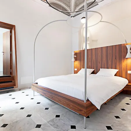 Design & Residenza D'epoca דירה *